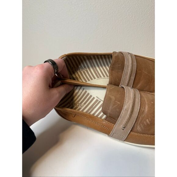 Taos Upward Tan Leather Slip On Loafers Size 7.5 - Picture 6 of 10